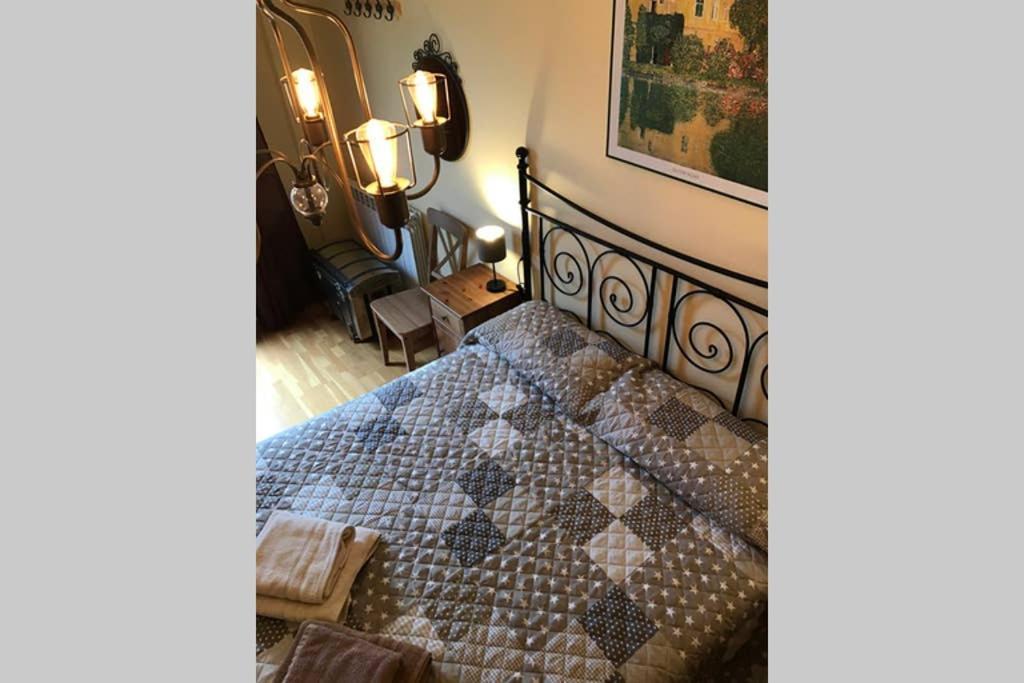 El Capricho De Bego Apartment Биескас Екстериор снимка