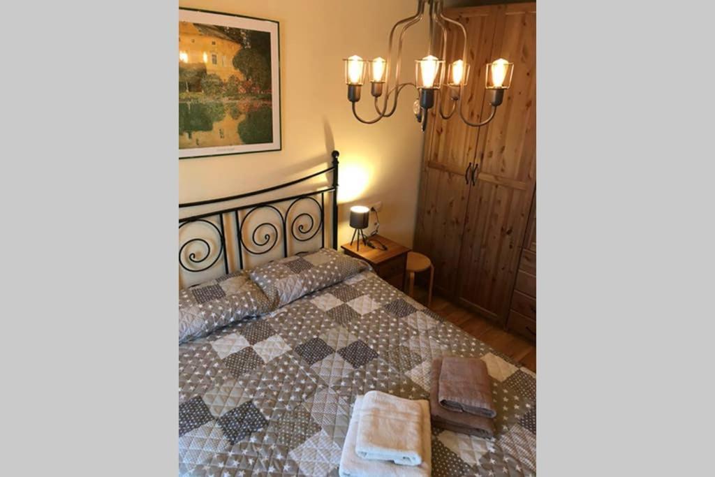 El Capricho De Bego Apartment Биескас Екстериор снимка